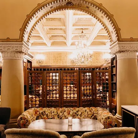 Hotel Bristol