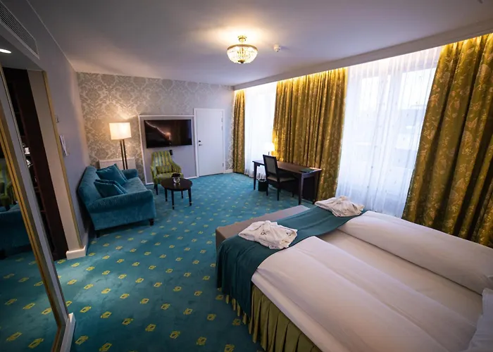 Bristol Hotel 5*