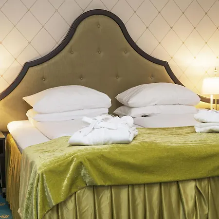 Bristol Hotel 5*